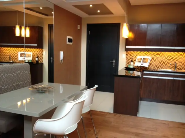 【売買】Eton Residences at Greenbeltの1ベッドルームのコンドミニアム、写真4