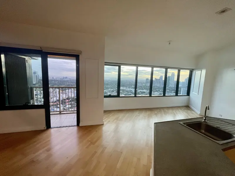 2 BR · One Rockwell