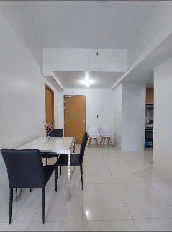 2 BR · Madison Park West