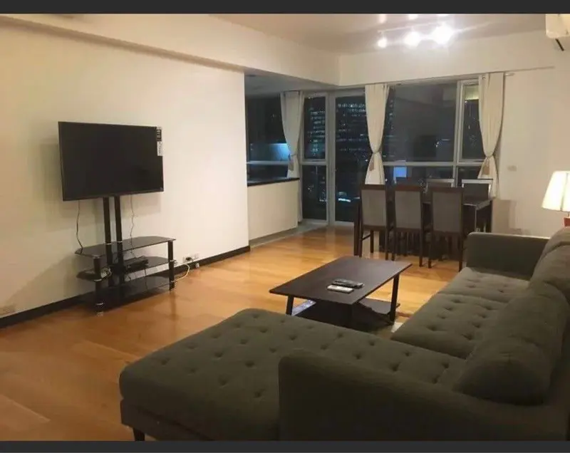 【売買】East Tower at One Serendraの2ベッドルームのコンドミニアム、写真4