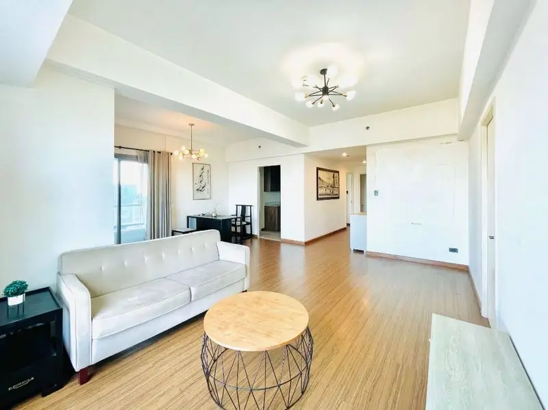 2 BR · Shang Salcedo Place