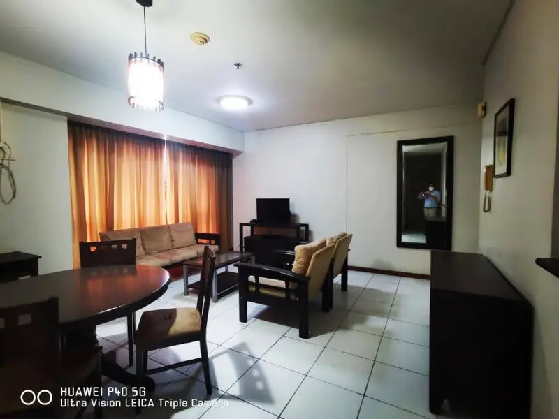2 BR · The Columns Ayala Avenue