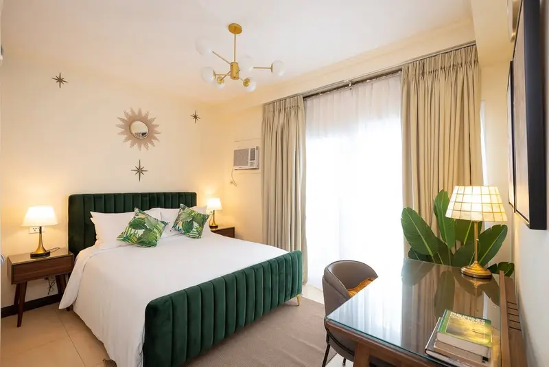 2 BR · Crown Bay Tower