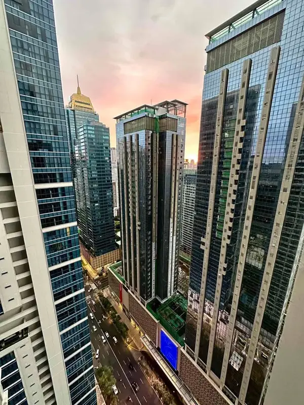 3 BR · Uptown Parksuites