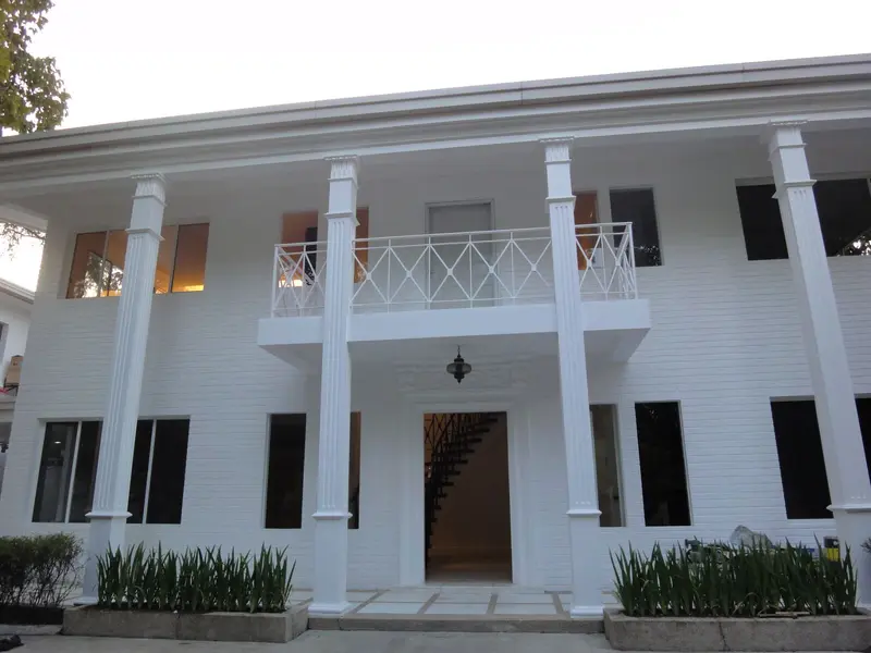 4-bedroom house and lot for rent in Bel-air Village, photo 2