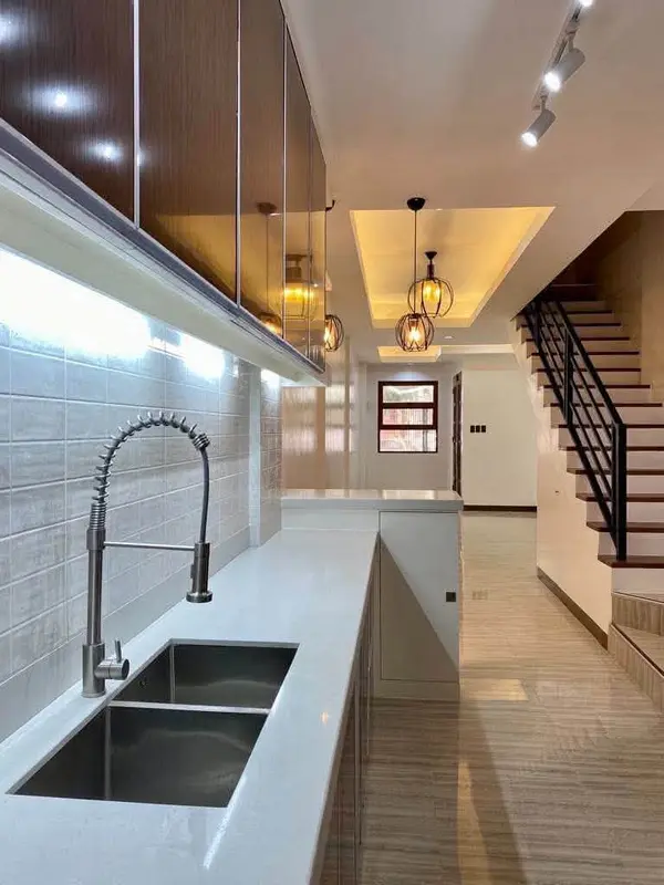 4-bedroom townhouse for rent in 3- Storey Townhouse