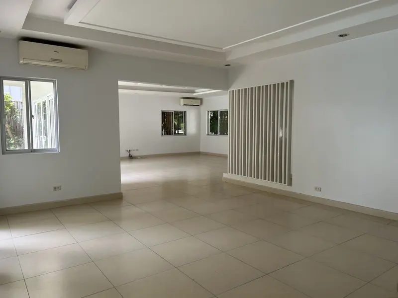 San Lorenzo Village 4베드룸 단독주택 임대, 사진 3