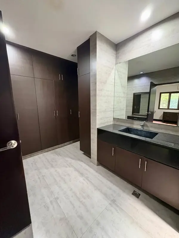 5-bedroom house and lot for sale in Merville Village, photo 5
