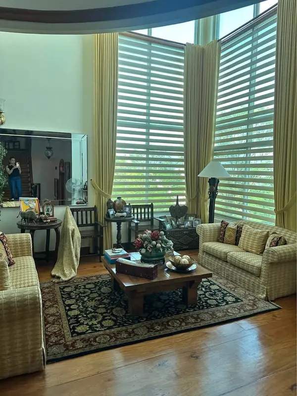 4-bedroom house and lot for sale in Loyola Grand Villas, photo 2