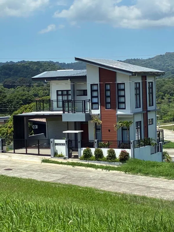 4-bedroom house and lot for sale in Sandari Batulao, photo 1