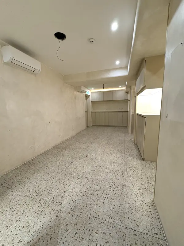 818 Building 사무실 임대, 사진 3