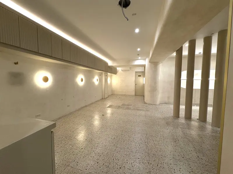 818 Building 사무실 임대, 사진 4