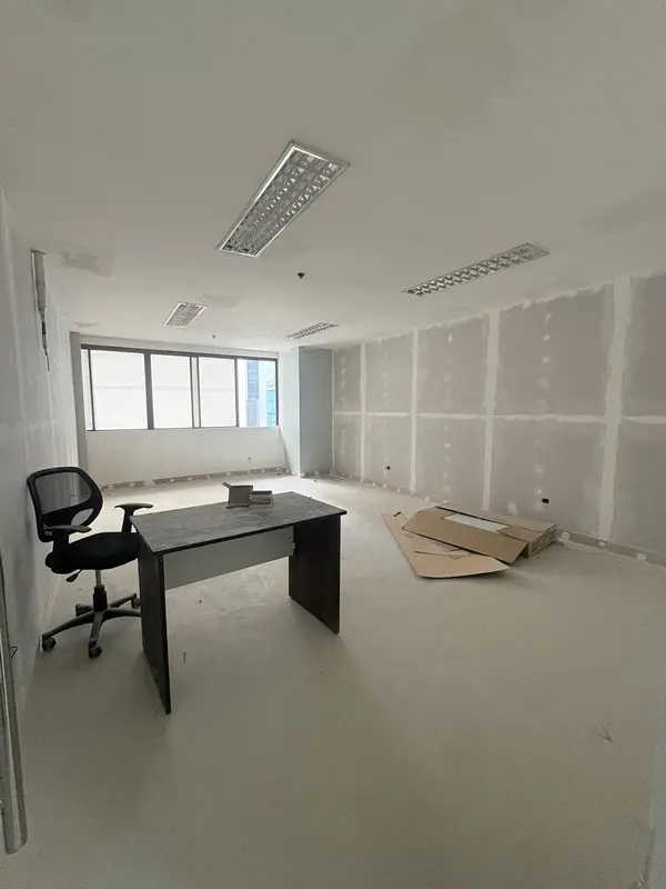 Office for lease in Valero One Center, photo 3