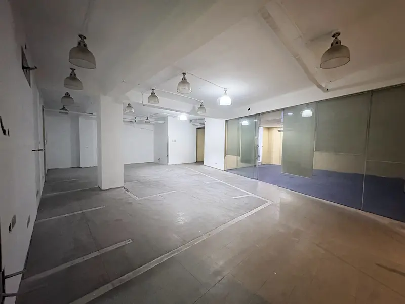 818 Building 办公室出租，第 5 张照片