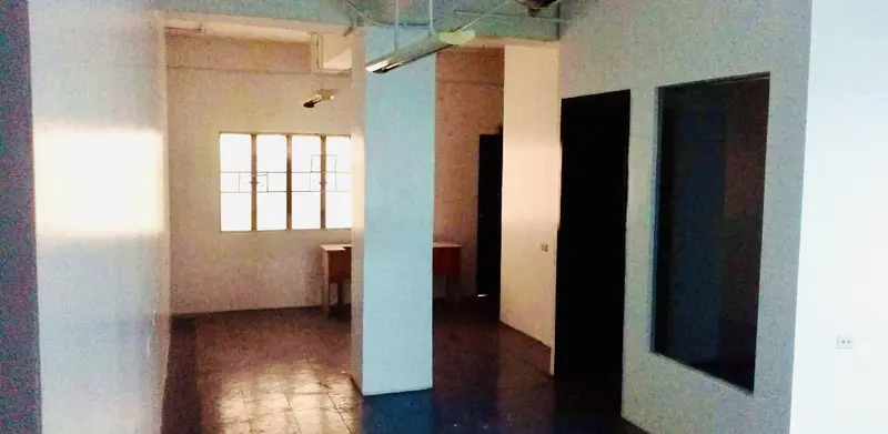 Office for lease in 818 Building, photo 3