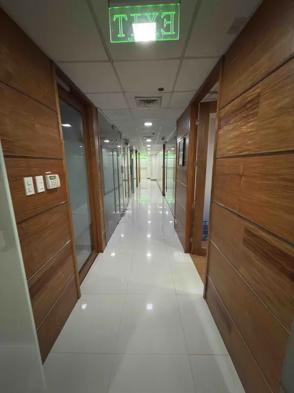Finman Salcedo Village Office Spaces 办公室出租，第 3 张照片